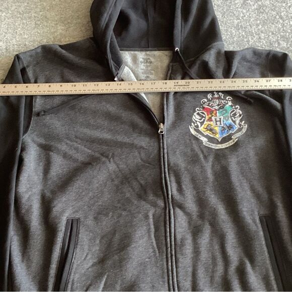 Harry Potter ,Hogwarts, Black Zip Up Black Hoodie
Men’s Size XL - Picture 3 of 4